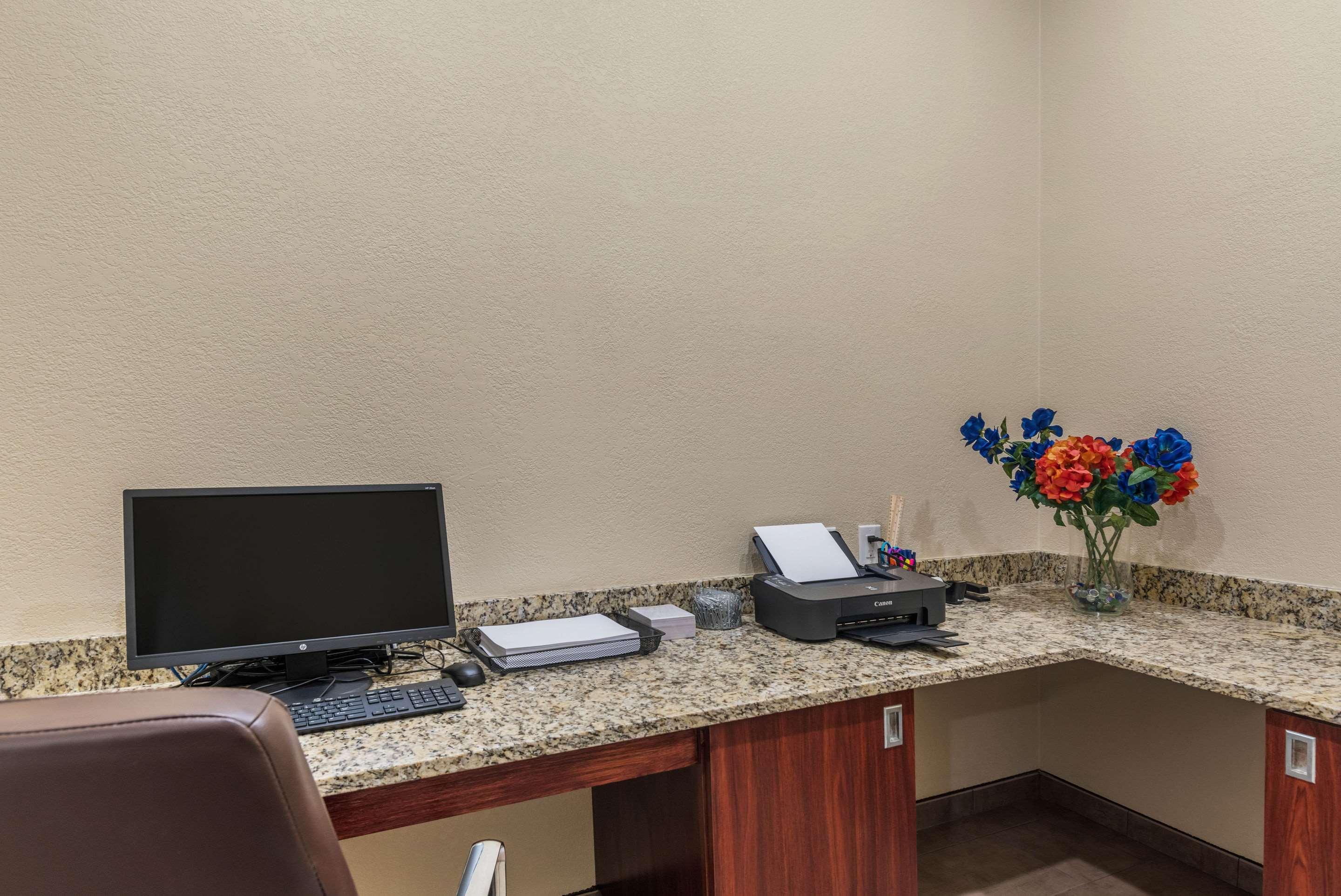 Comfort Inn & Suites Big Spring Bagian luar foto