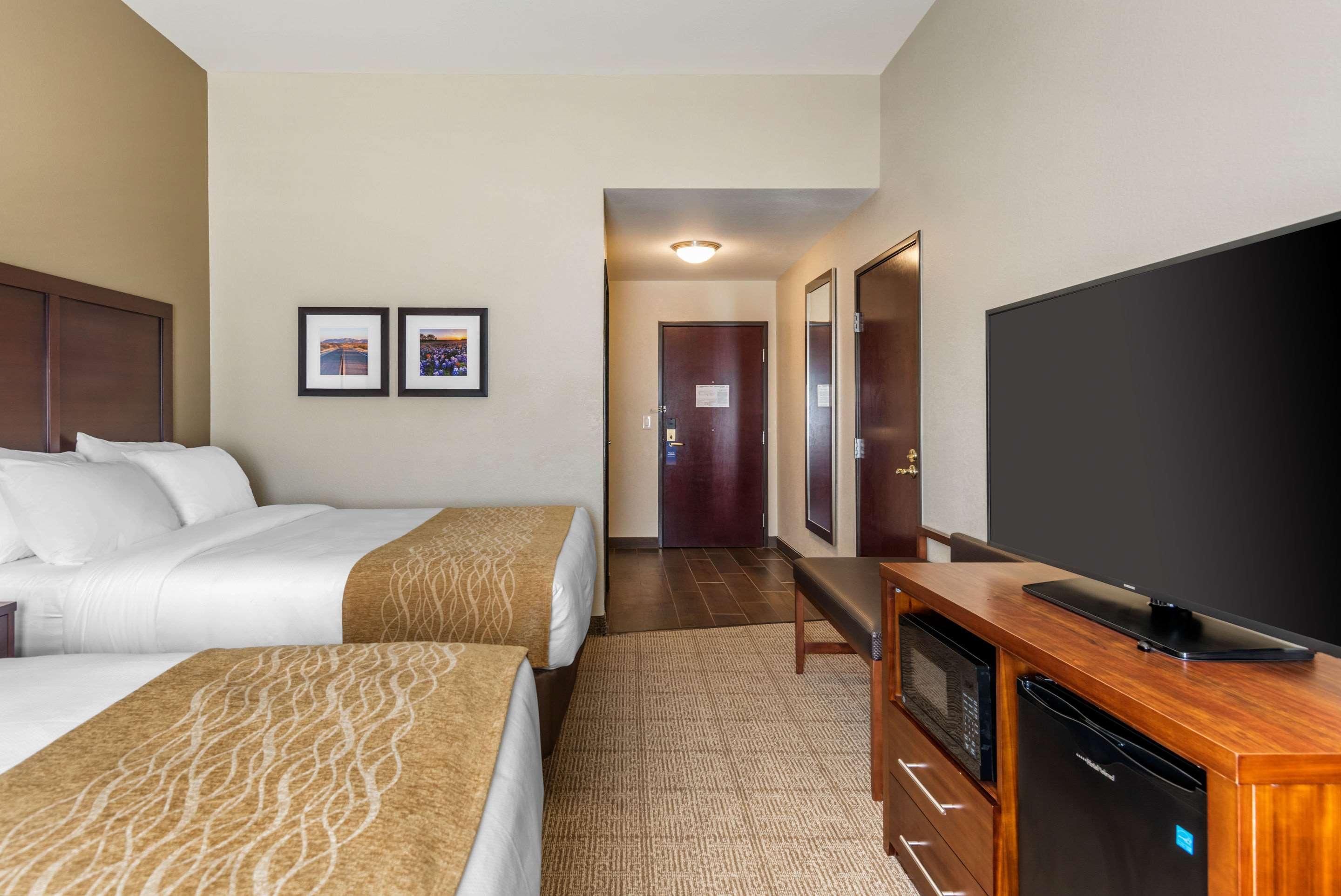 Comfort Inn & Suites Big Spring Bagian luar foto