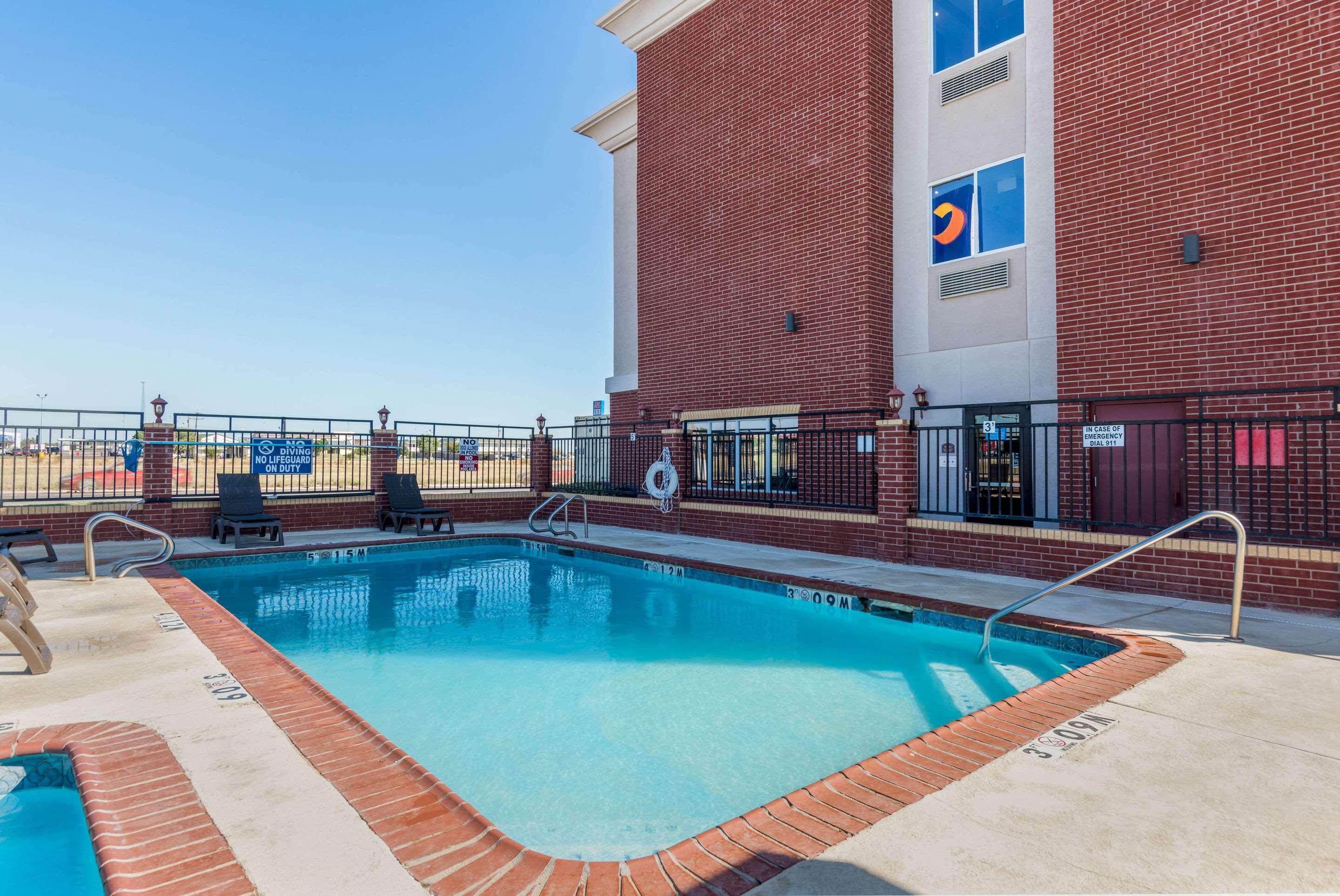 Comfort Inn & Suites Big Spring Bagian luar foto